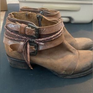 Freebird by Steve Madden Booties